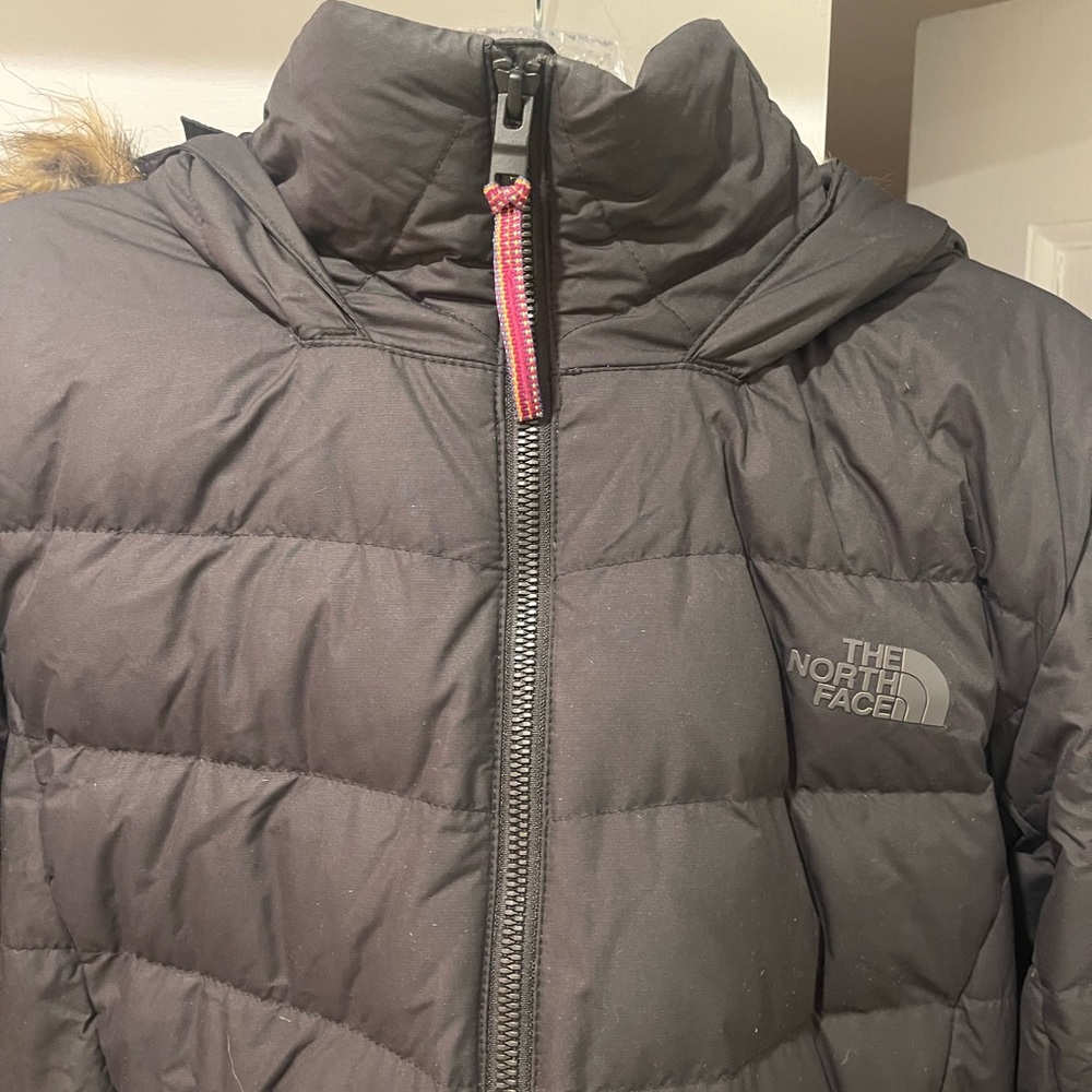 The North Face Women’s Down Puffer Jacket Faux Fur Hood Ski Coat Size M - Picture 9 of 13